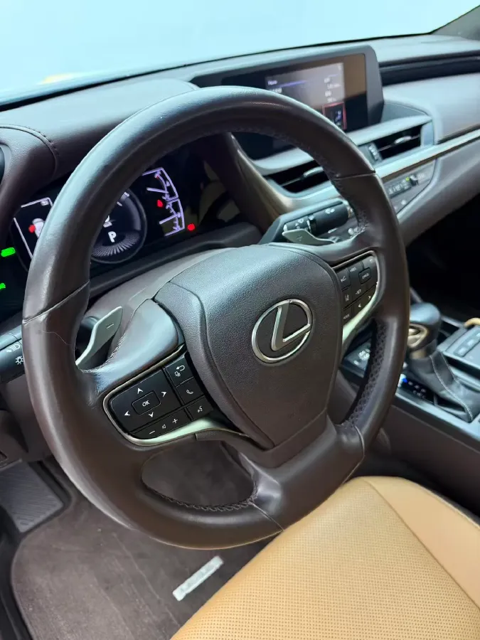 2018 Lexus ES 2.5L 178HP L4 E-CVT Hybrid,autocango,china used car exporter,china ev exporter,chinese used car exporter,chinese used ev exporter