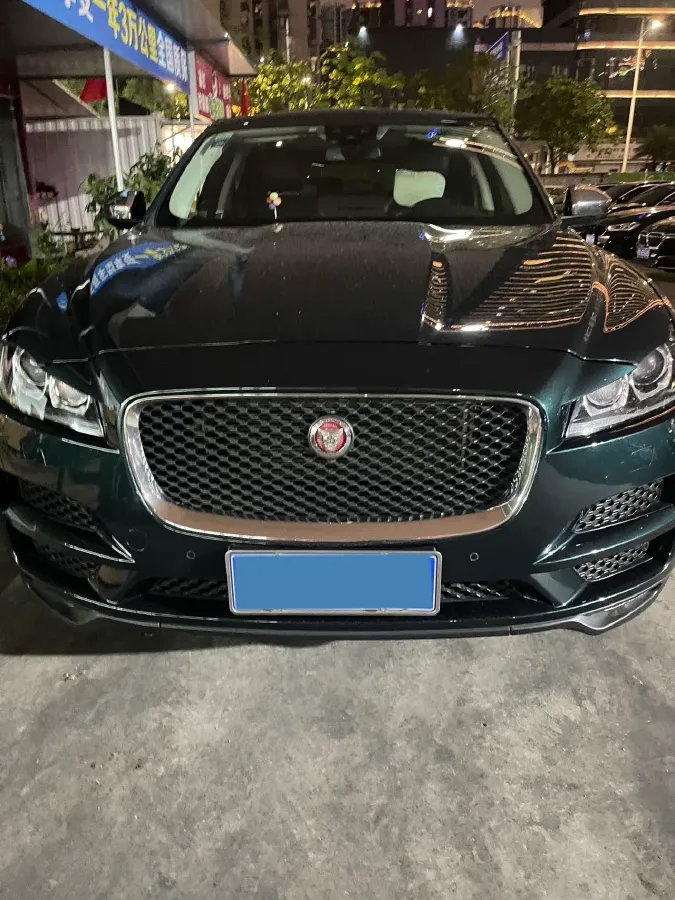 2018 Jaguar F-PACE 2.0T 250HP L4 8AT,autocango,china used car exporter,china ev exporter,chinese used car exporter,chinese used ev exporter