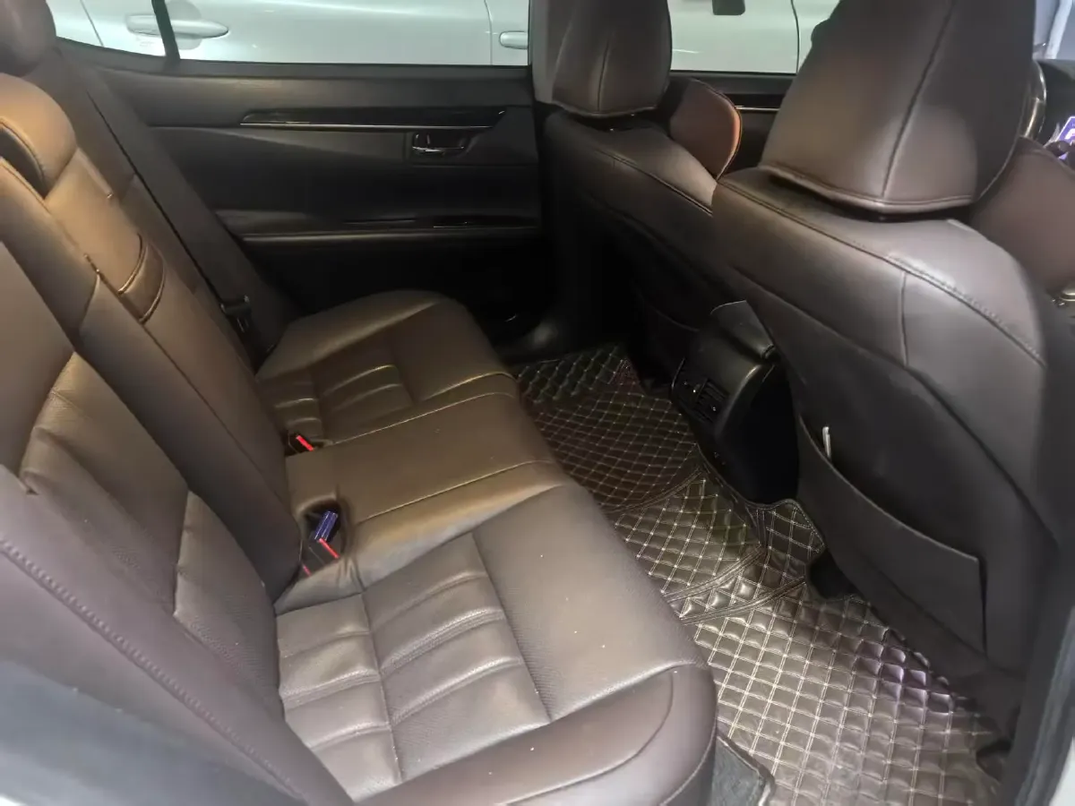 2017 Lexus ES 2.0L 167HP L4 6AT,autocango,china used car exporter,china ev exporter,chinese used car exporter,chinese used ev exporter