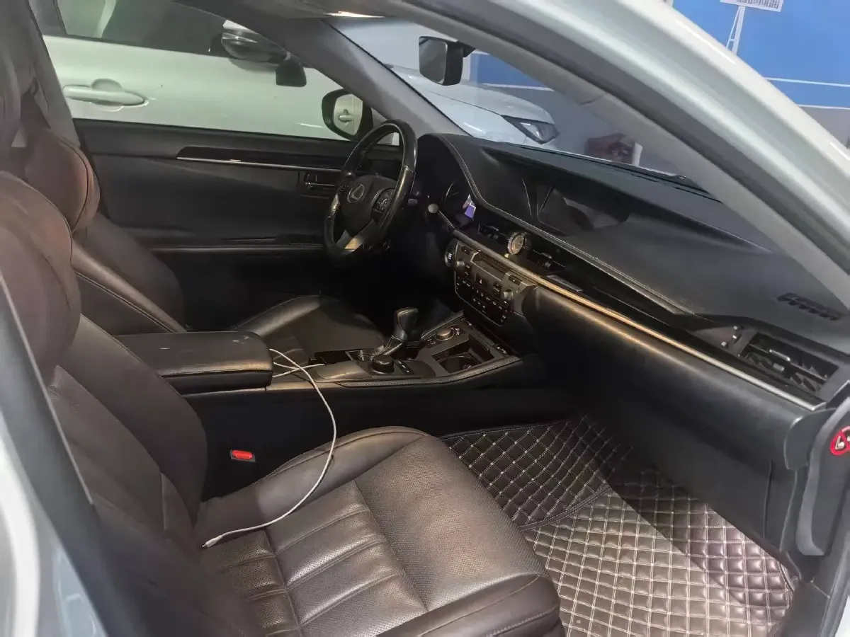 2017 Lexus ES 2.0L 167HP L4 6AT,autocango,china used car exporter,china ev exporter,chinese used car exporter,chinese used ev exporter