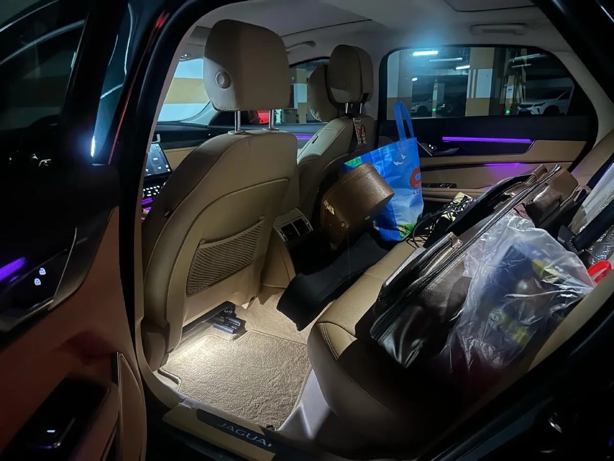 2025 Jaguar XFL 2.0T 250HP L4 8AT,autocango,china used car exporter,china ev exporter,chinese used car exporter,chinese used ev exporter