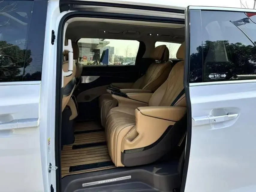 2024 Denza D9 1.5T 139HP L4 E-CVT PHEV 40KWH,autocango,china used car exporter,china ev exporter,chinese used car exporter,chinese used ev exporter