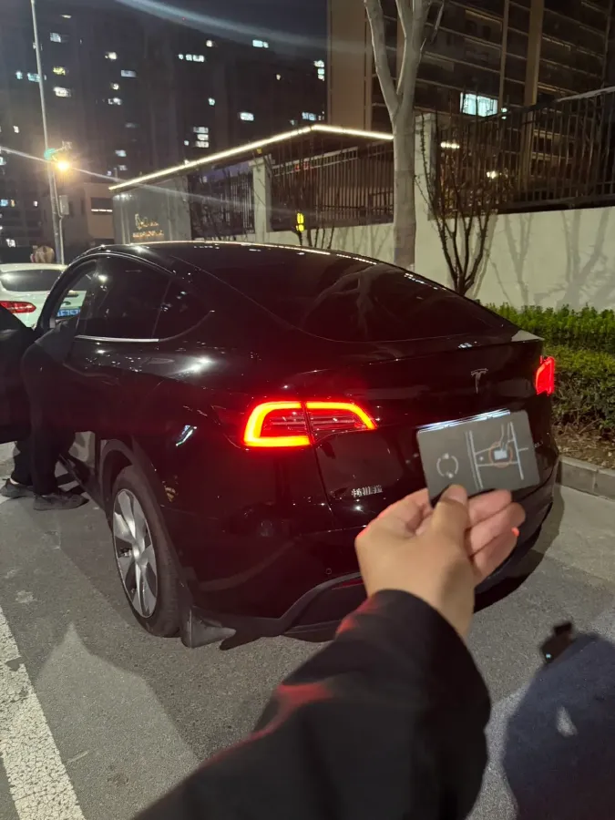 2022 Tesla Model Y BEV 60KWH,autocango,china used car exporter,china ev exporter,chinese used car exporter,chinese used ev exporter