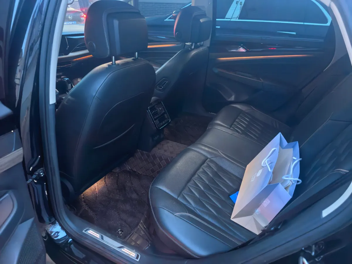 2019 Volvo V40 1.5T 152HP L4 6AT,autocango,china used car exporter,china ev exporter,chinese used car exporter,chinese used ev exporter