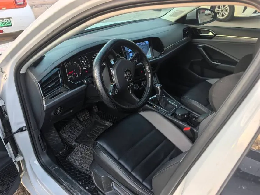 2019 Jeep Renegade 1.3T 173HP L4 7DCT,autocango,china used car exporter,china ev exporter,chinese used car exporter,chinese used ev exporter