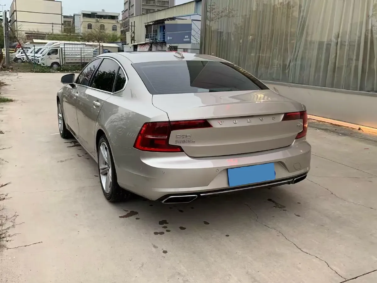 2018 Volvo S90 2.0T 190HP L4 8AT,autocango,china used car exporter,china ev exporter,chinese used car exporter,chinese used ev exporter