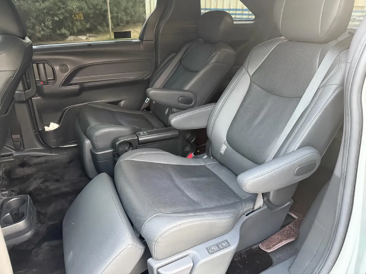 2021 Toyota Sienna 2.5L 192HP L4 E-CVT Hybrid,autocango,china used car exporter,china ev exporter,chinese used car exporter,chinese used ev exporter