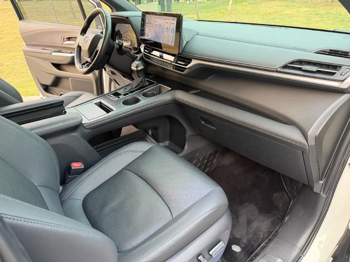 2021 Toyota Sienna 2.5L 192HP L4 E-CVT Hybrid,autocango,china used car exporter,china ev exporter,chinese used car exporter,chinese used ev exporter