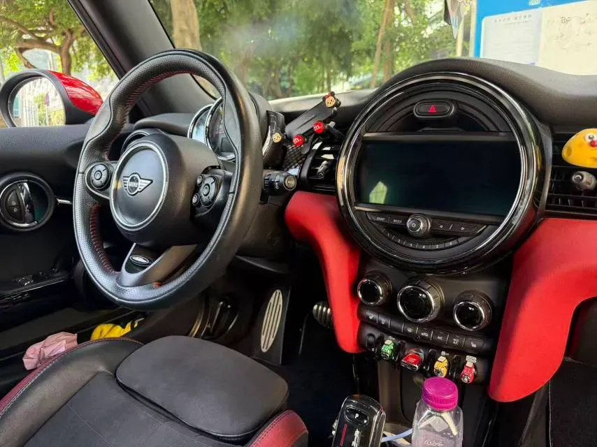 2018 MINI JCW CLUBMAN 2.0T 231HP L4 6AT,autocango,china used car exporter,china ev exporter,chinese used car exporter,chinese used ev exporter