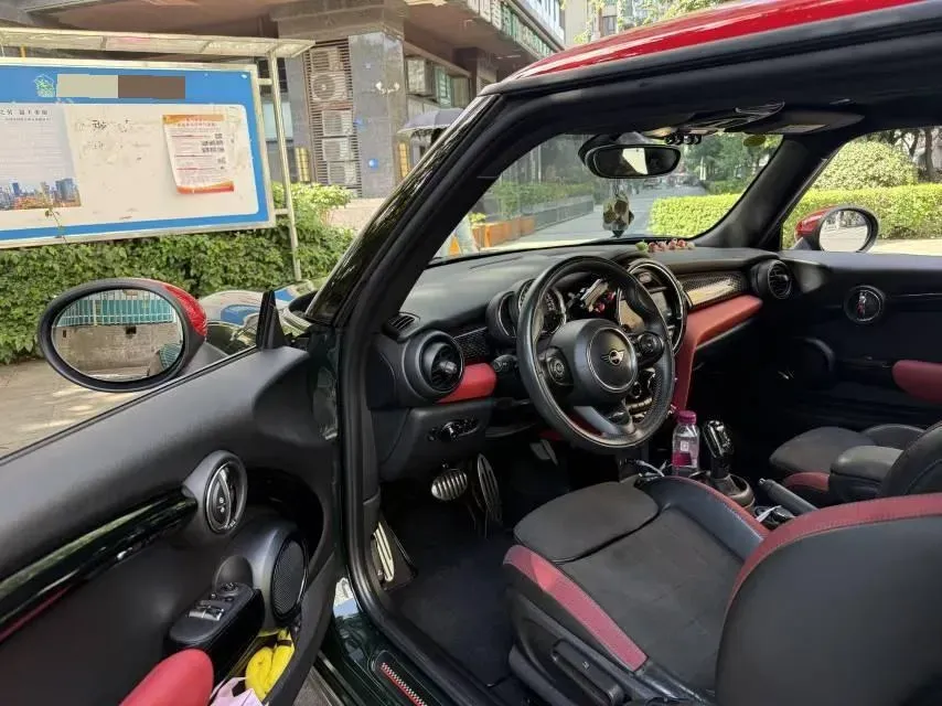 2018 MINI JCW CLUBMAN 2.0T 231HP L4 6AT,autocango,china used car exporter,china ev exporter,chinese used car exporter,chinese used ev exporter