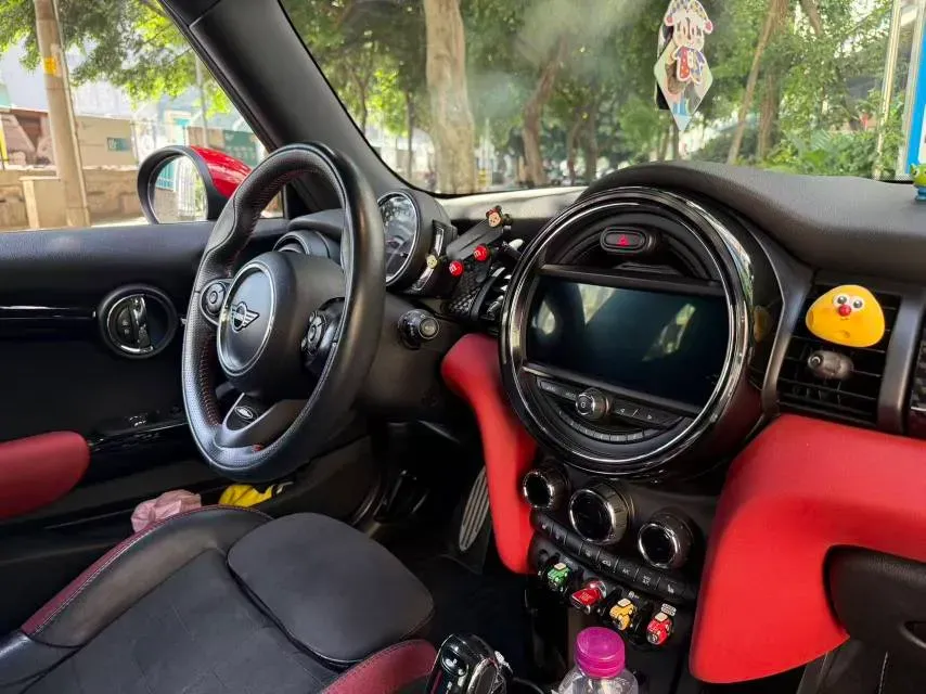 2018 MINI JCW CLUBMAN 2.0T 231HP L4 6AT,autocango,china used car exporter,china ev exporter,chinese used car exporter,chinese used ev exporter