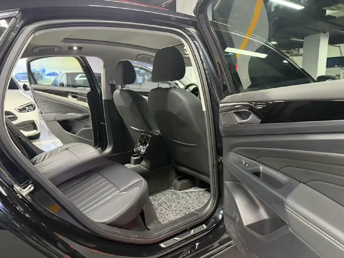 2023 Volkswagen Passat 2.0T 186HP L4 7DCT,autocango,china used car exporter,china ev exporter,chinese used car exporter,chinese used ev exporter