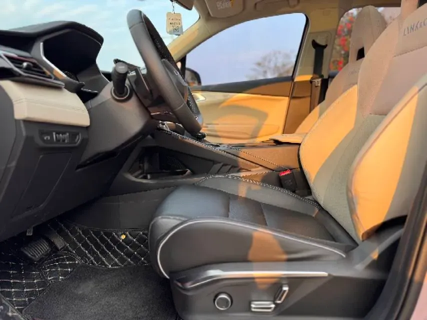 2023 LYNK&CO 03 1.5T 181HP L4 7DCT,autocango,china used car exporter,china ev exporter,chinese used car exporter,chinese used ev exporter