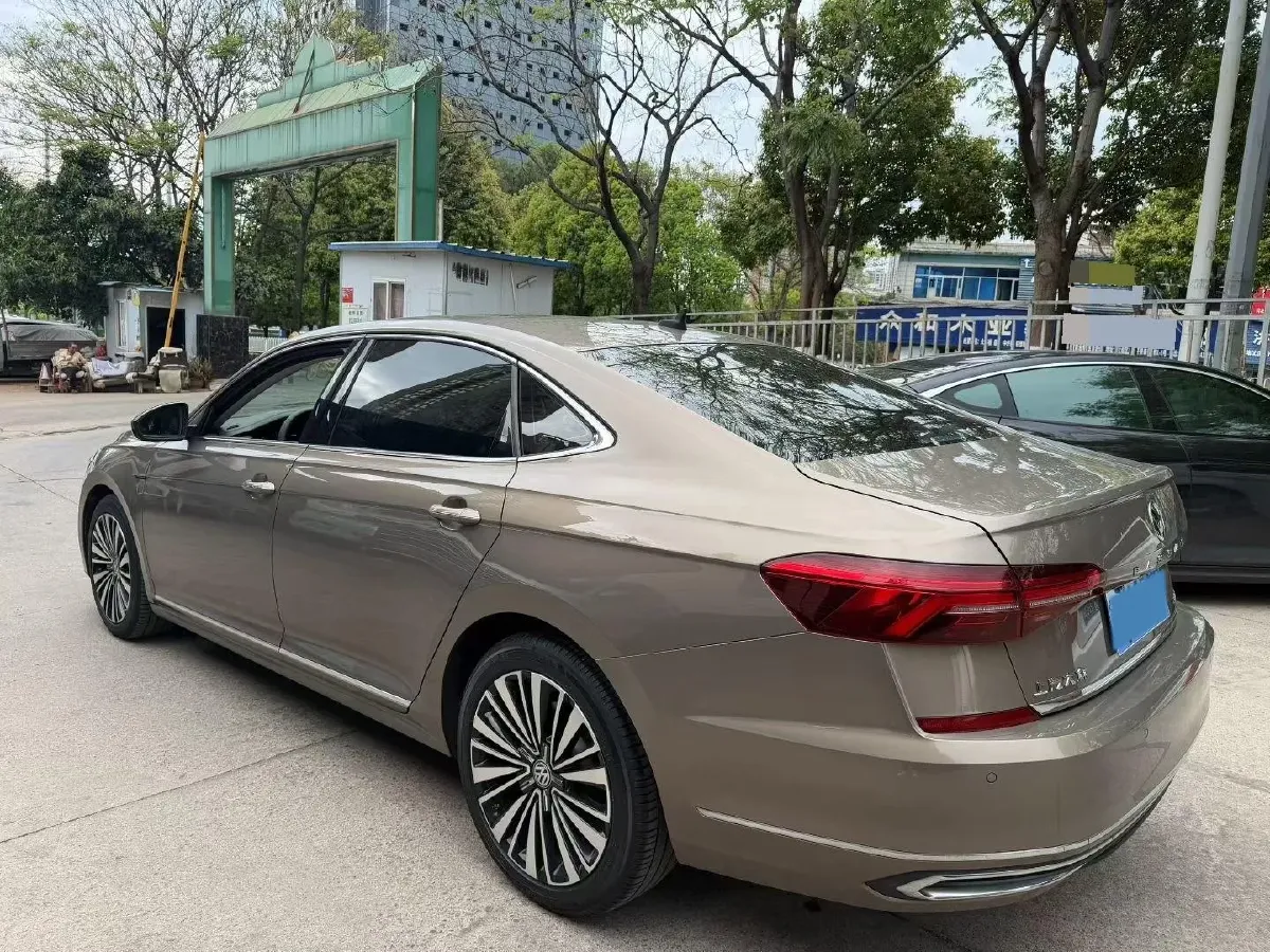2020 Volkswagen Passat 2.0T 186HP L4 7DCT,autocango,china used car exporter,china ev exporter,chinese used car exporter,chinese used ev exporter