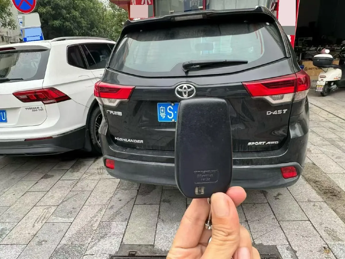 2018 Jeep Grand Commander 2.0T 265HP L4 9AT,autocango,china used car exporter,china ev exporter,chinese used car exporter,chinese used ev exporter