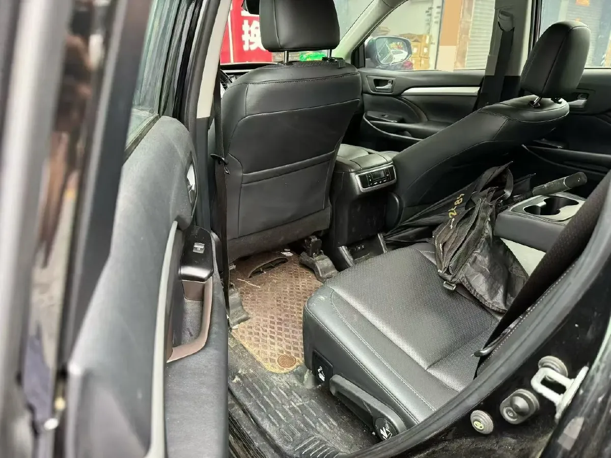 2018 Jeep Grand Commander 2.0T 265HP L4 9AT,autocango,china used car exporter,china ev exporter,chinese used car exporter,chinese used ev exporter