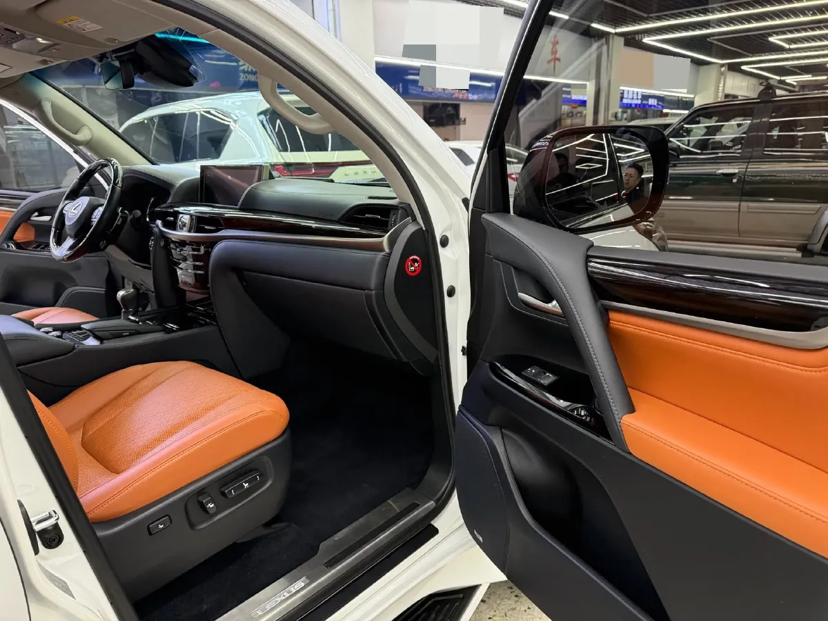 2017 Lexus LX 5.7L 367HP V8 8AT,autocango,china used car exporter,china ev exporter,chinese used car exporter,chinese used ev exporter