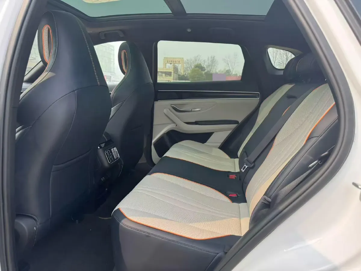 2022 Hyundai Tucson 2.0L 150HP L4 6AT Hybrid,autocango,china used car exporter,china ev exporter,chinese used car exporter,chinese used ev exporter