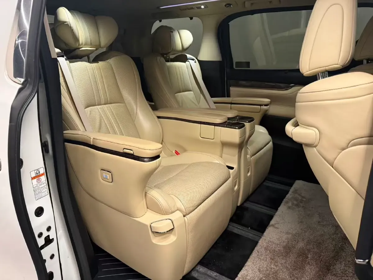 2018 Toyota Alphard 3.5L 301HP V6 8AT,autocango,china used car exporter,china ev exporter,chinese used car exporter,chinese used ev exporter