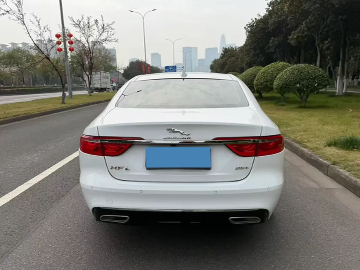2018 Mercedes-Benz E Class 2.0T 184HP L4 9AT,autocango,china used car exporter,china ev exporter,chinese used car exporter,chinese used ev exporter