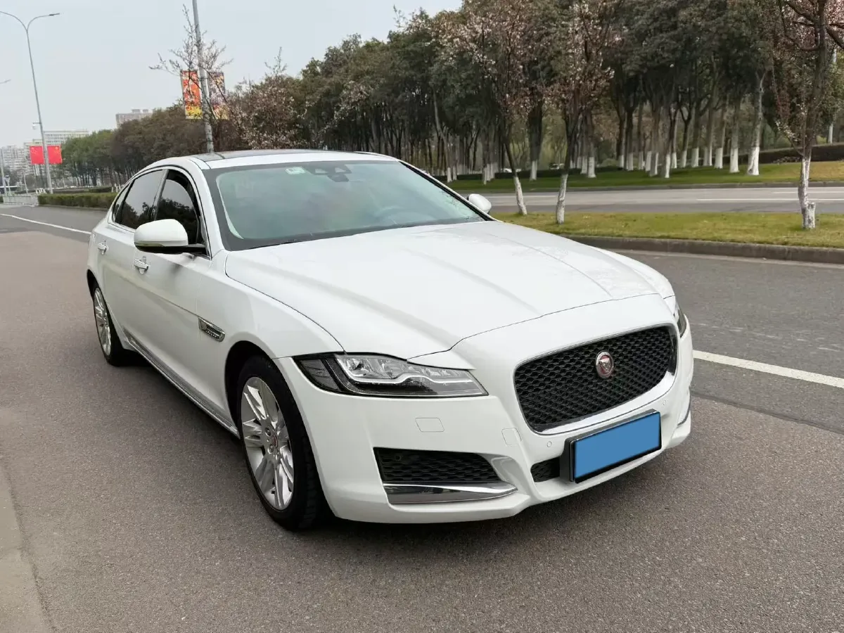 2018 Mercedes-Benz E Class 2.0T 184HP L4 9AT,autocango,china used car exporter,china ev exporter,chinese used car exporter,chinese used ev exporter