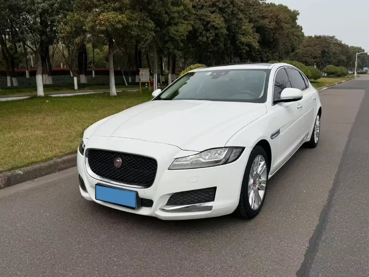 2018 Mercedes-Benz E Class 2.0T 184HP L4 9AT,autocango,china used car exporter,china ev exporter,chinese used car exporter,chinese used ev exporter