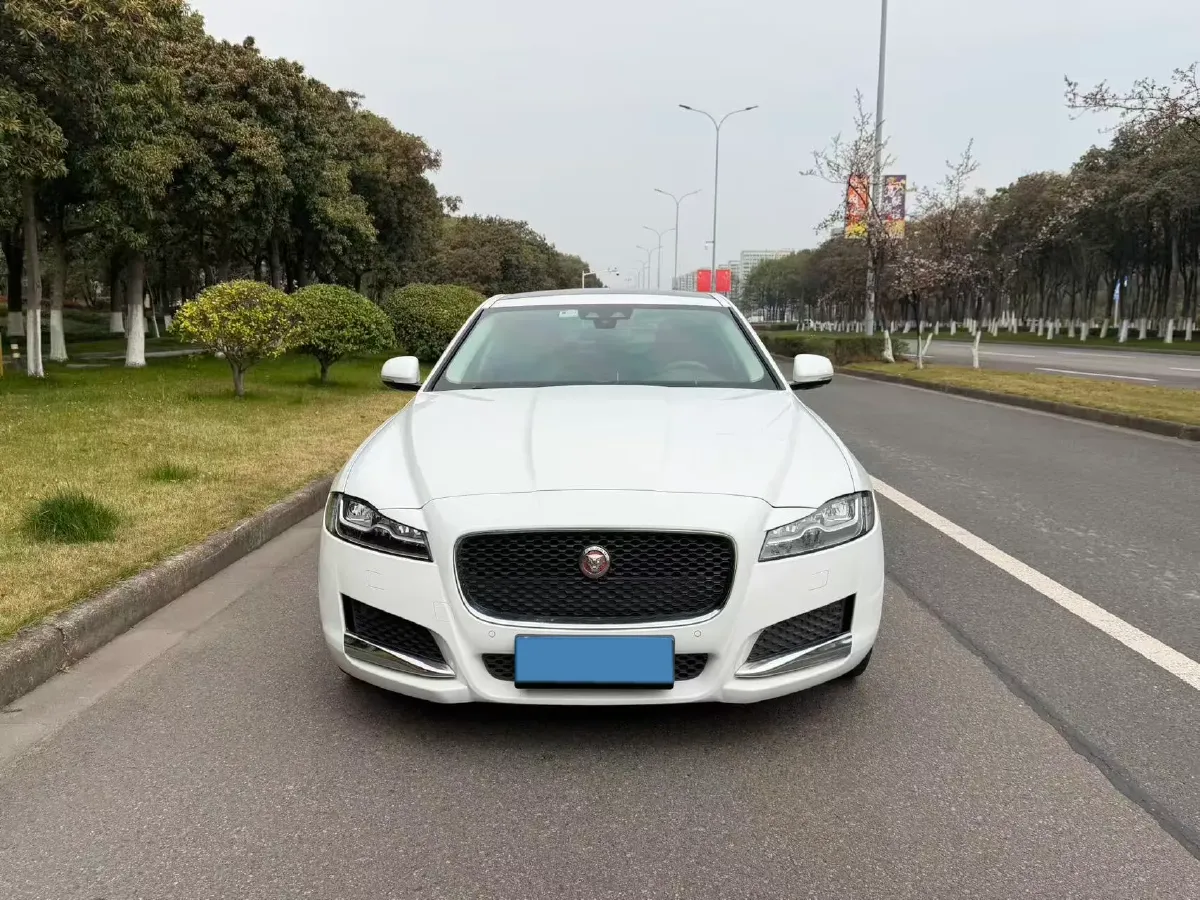 2018 Mercedes-Benz E Class 2.0T 184HP L4 9AT,autocango,china used car exporter,china ev exporter,chinese used car exporter,chinese used ev exporter