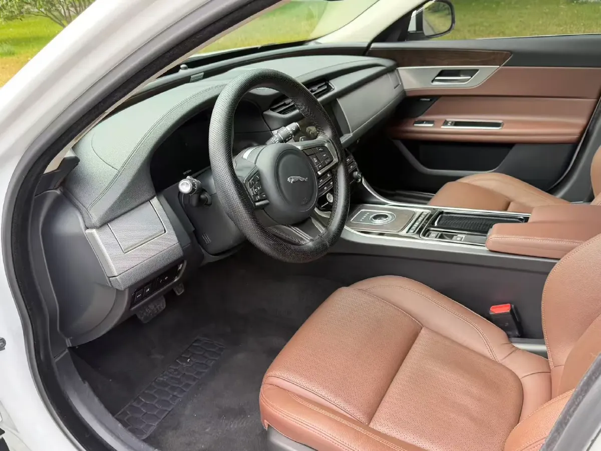 2018 Mercedes-Benz E Class 2.0T 184HP L4 9AT,autocango,china used car exporter,china ev exporter,chinese used car exporter,chinese used ev exporter