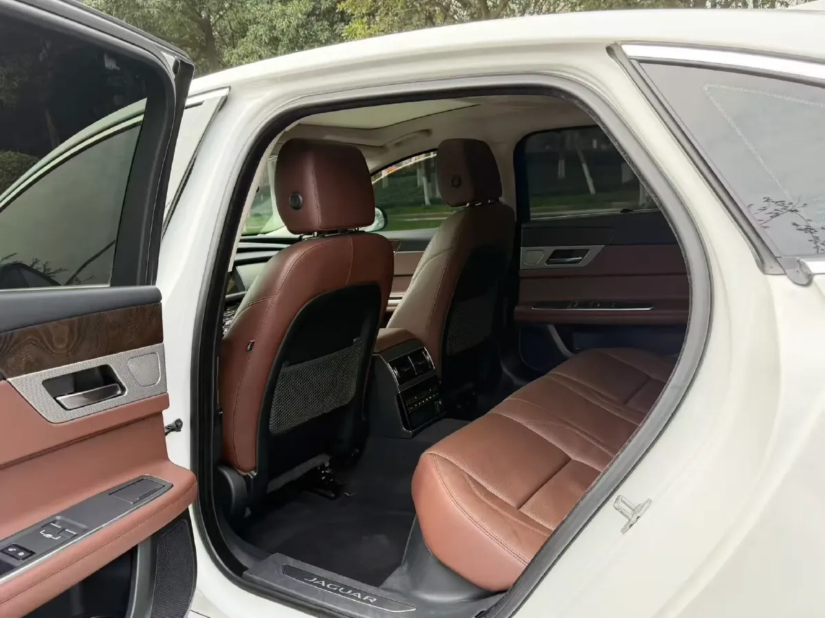 2018 Mercedes-Benz E Class 2.0T 184HP L4 9AT,autocango,china used car exporter,china ev exporter,chinese used car exporter,chinese used ev exporter