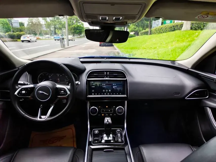 2020 Jaguar XEL 2.0T 200HP L4 8AT,autocango,china used car exporter,china ev exporter,chinese used car exporter,chinese used ev exporter