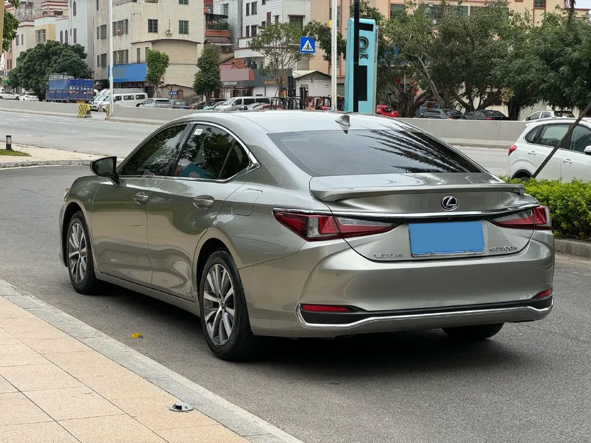 2020 Lexus ES 2.5L 178HP L4 E-CVT Hybrid,autocango,china used car exporter,china ev exporter,chinese used car exporter,chinese used ev exporter
