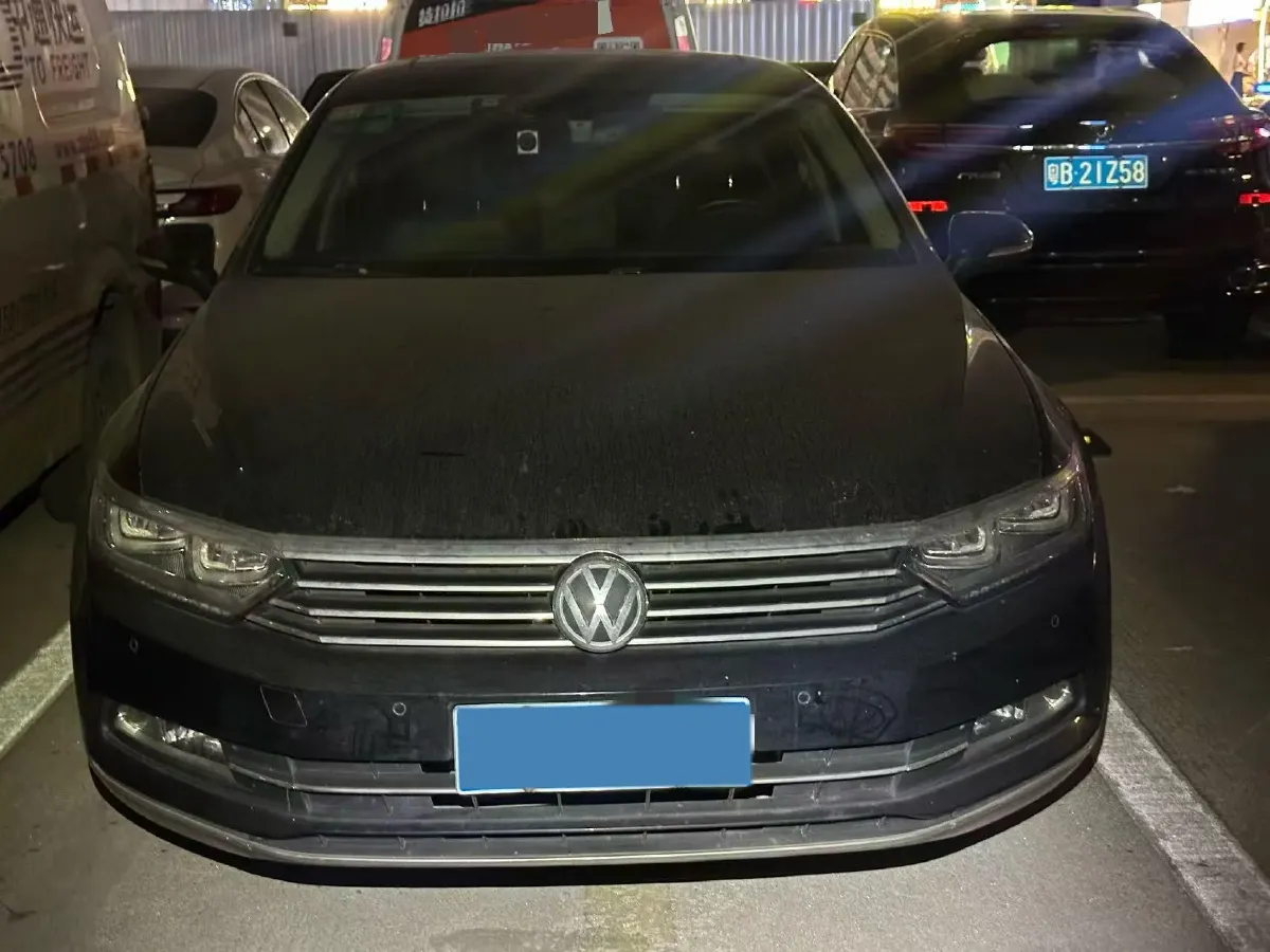 2019 Volkswagen Magotan 2.0T 186HP L4 7DCT,autocango,china used car exporter,china ev exporter,chinese used car exporter,chinese used ev exporter
