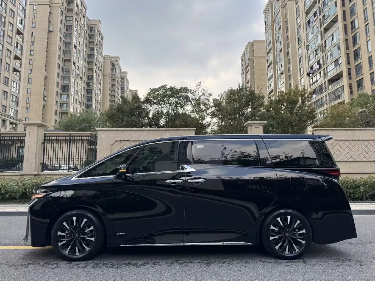2024 Toyota Vellfire 2.5L 190HP L4 E-CVT Hybrid,autocango,china used car exporter,china ev exporter,chinese used car exporter,chinese used ev exporter