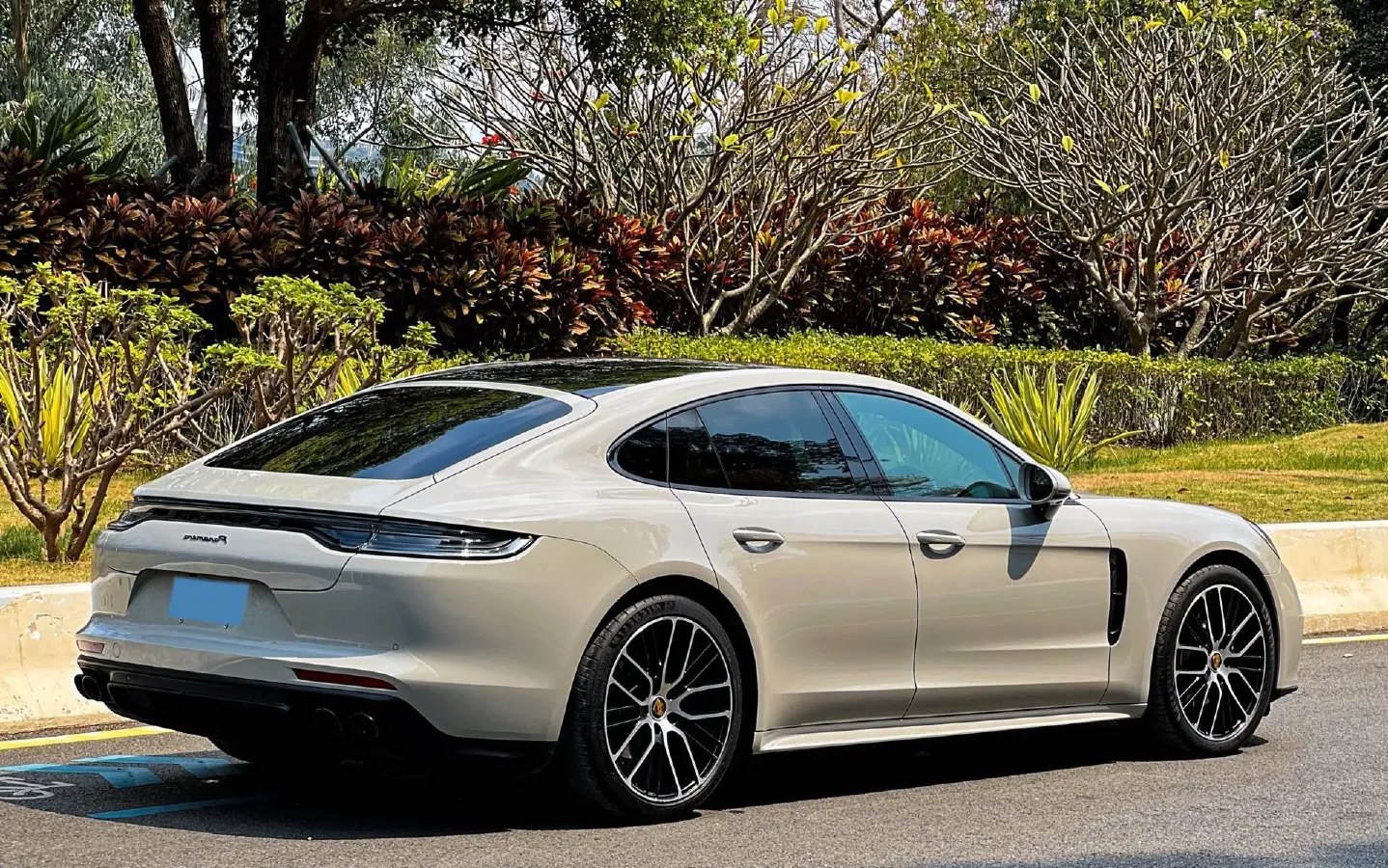 2023 Porsche Panamera 2.9T 330HP V6 8DCT,autocango,china used car exporter,china ev exporter,chinese used car exporter,chinese used ev exporter