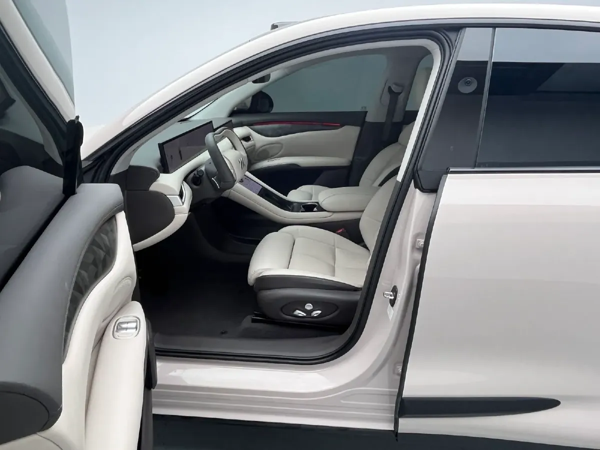 2023 IM LS6 BEV 71KWH,autocango,china used car exporter,china ev exporter,chinese used car exporter,chinese used ev exporter