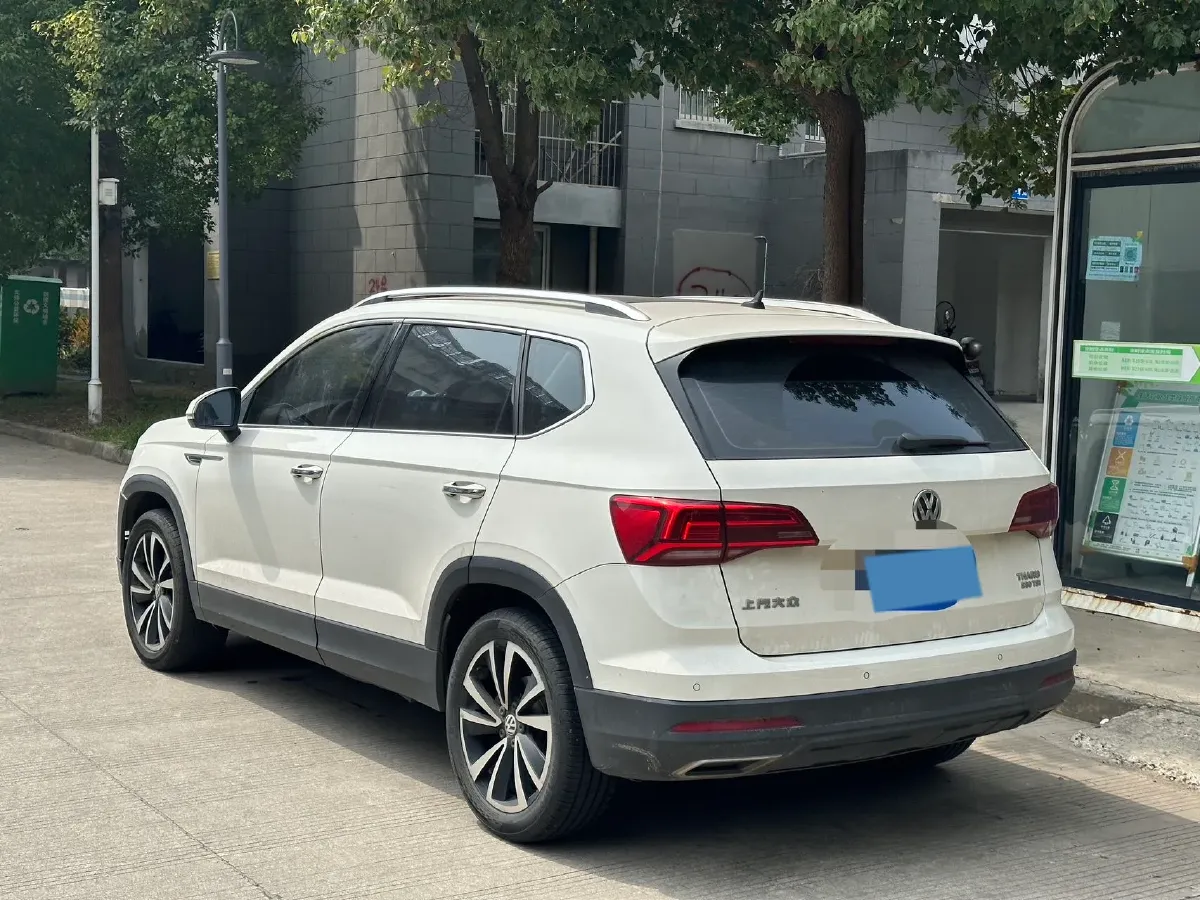 2019 MINI MINI 1.5T 102HP L3 7DCT,autocango,china used car exporter,china ev exporter,chinese used car exporter,chinese used ev exporter