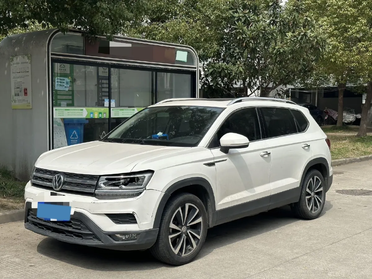 2019 MINI MINI 1.5T 102HP L3 7DCT,autocango,china used car exporter,china ev exporter,chinese used car exporter,chinese used ev exporter