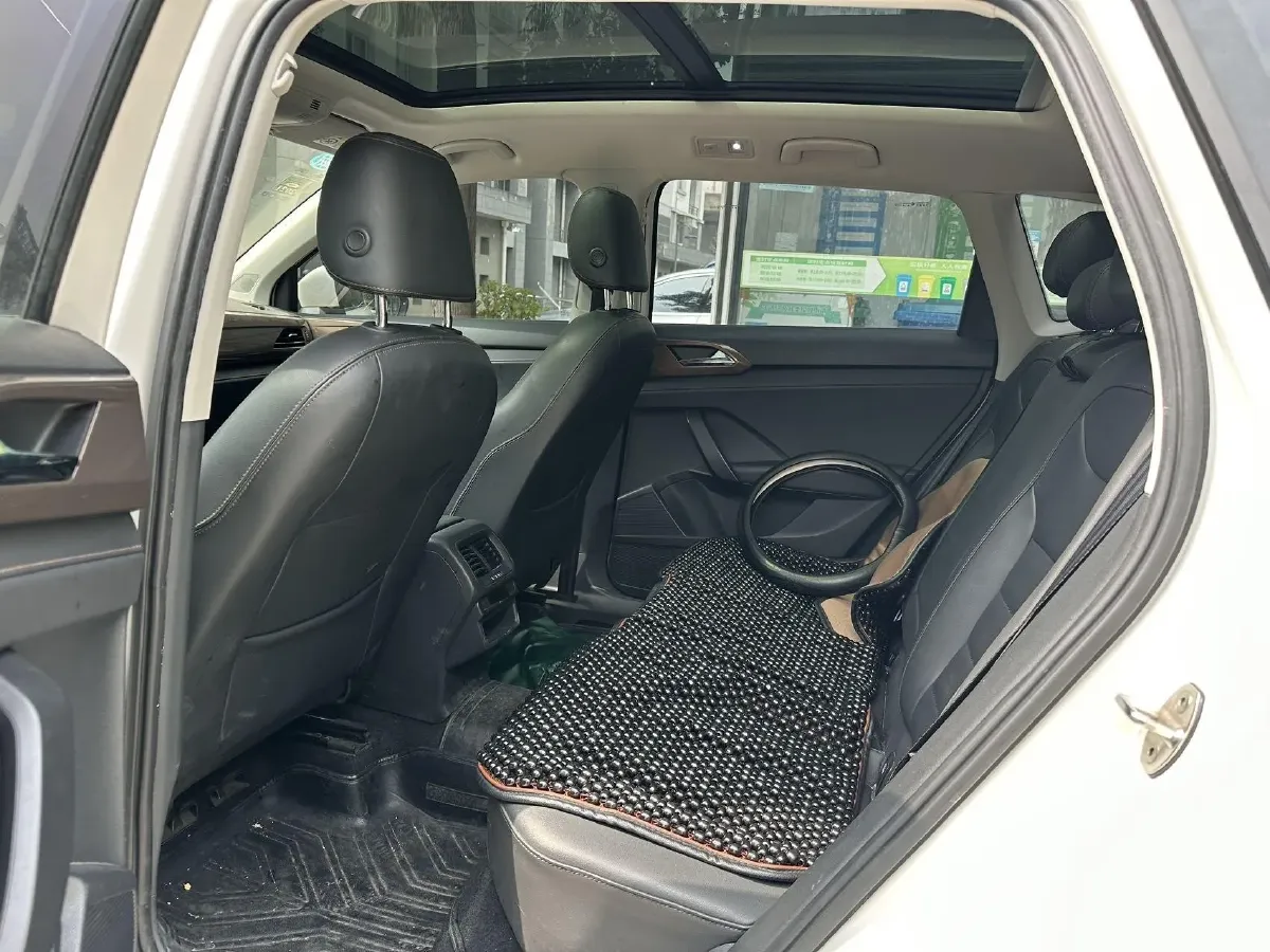 2019 MINI MINI 1.5T 102HP L3 7DCT,autocango,china used car exporter,china ev exporter,chinese used car exporter,chinese used ev exporter