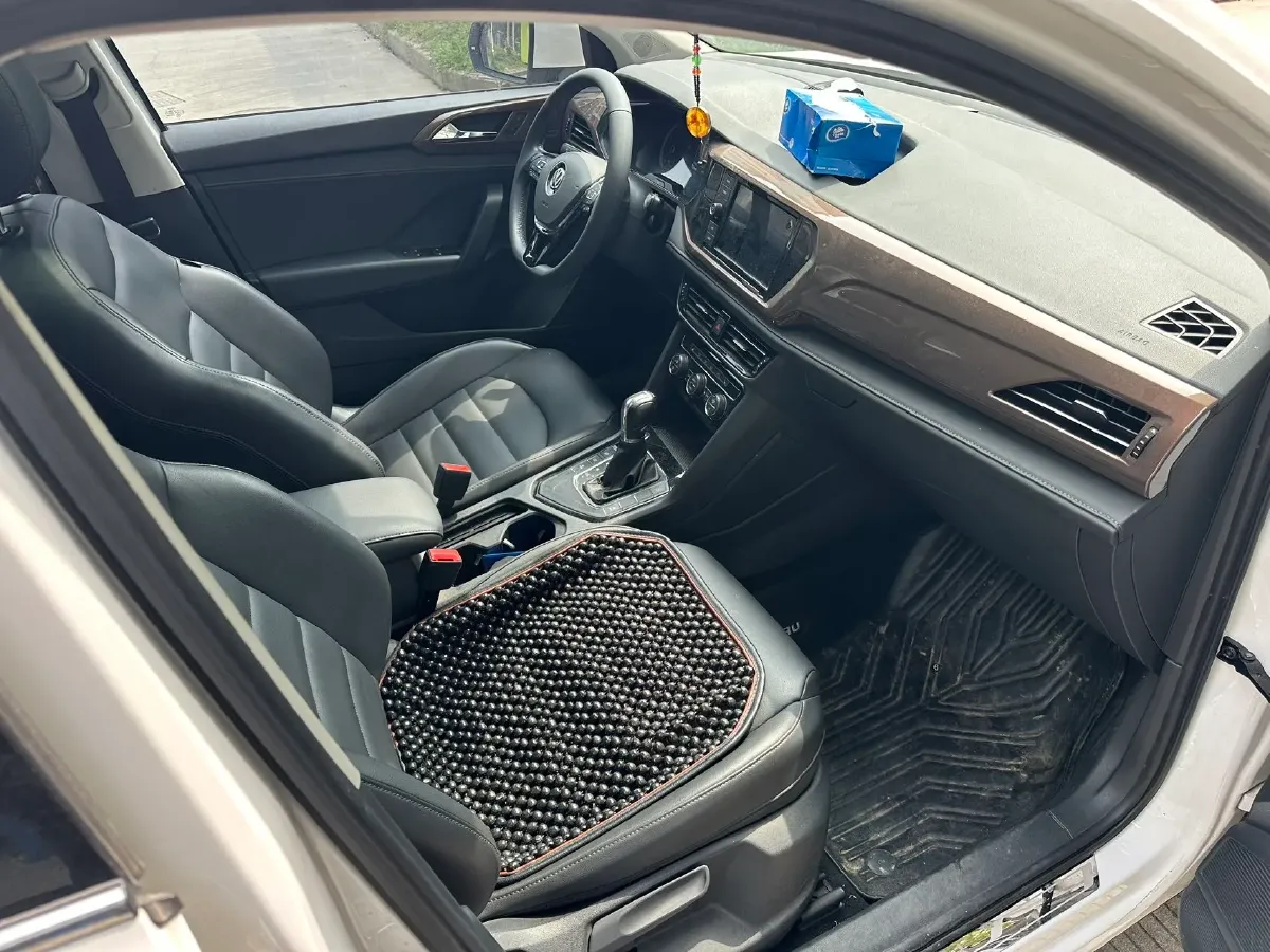 2019 MINI MINI 1.5T 102HP L3 7DCT,autocango,china used car exporter,china ev exporter,chinese used car exporter,chinese used ev exporter