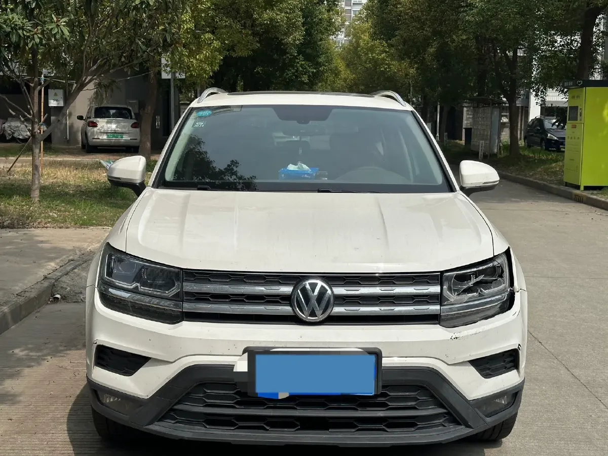 2019 MINI MINI 1.5T 102HP L3 7DCT,autocango,china used car exporter,china ev exporter,chinese used car exporter,chinese used ev exporter