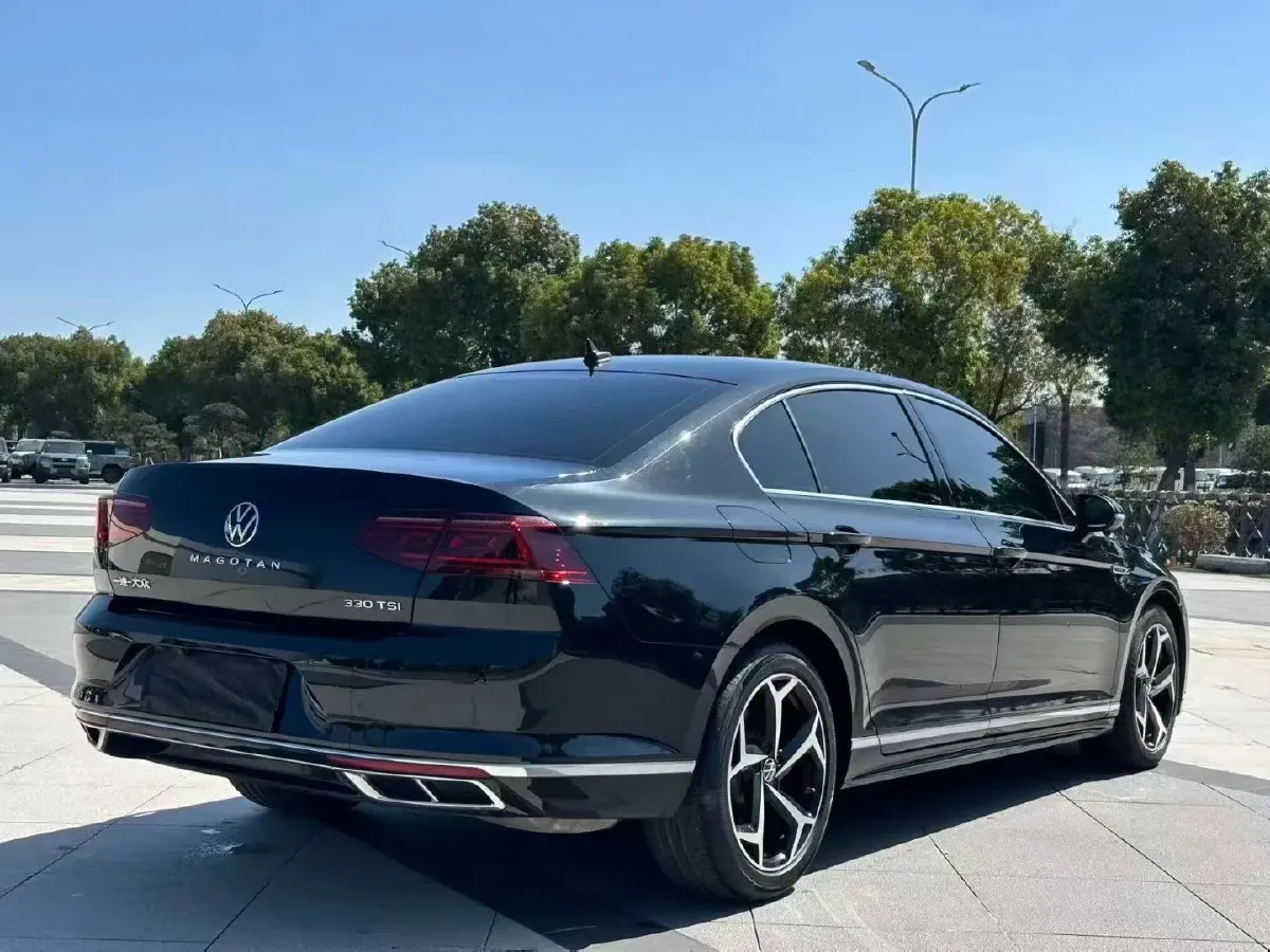 2023 Volkswagen Magotan 2.0T 186HP L4 7DCT,autocango,china used car exporter,china ev exporter,chinese used car exporter,chinese used ev exporter