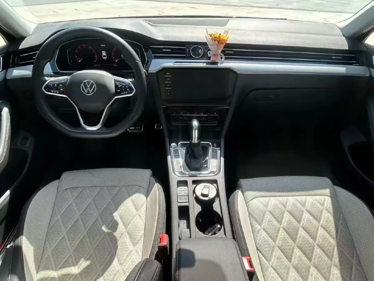 2023 Volkswagen Magotan 2.0T 186HP L4 7DCT,autocango,china used car exporter,china ev exporter,chinese used car exporter,chinese used ev exporter