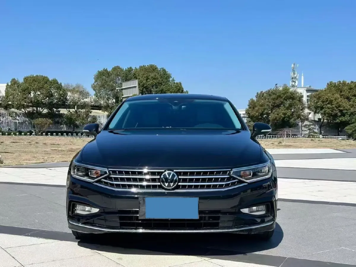 2023 Volkswagen Magotan 2.0T 186HP L4 7DCT,autocango,china used car exporter,china ev exporter,chinese used car exporter,chinese used ev exporter