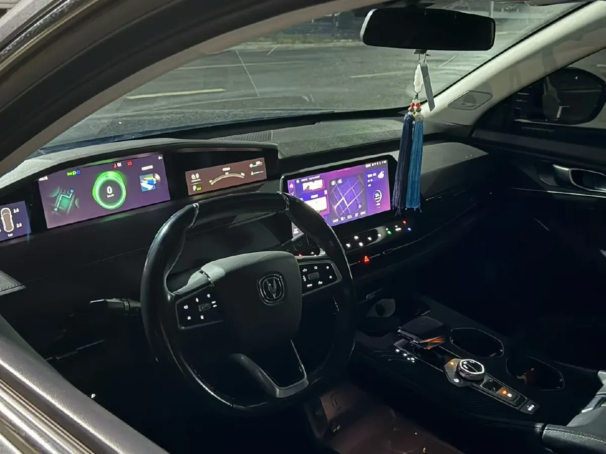 2021 ChangAn UNI-K 2.0T 233HP L4 8AT,autocango,china used car exporter,china ev exporter,chinese used car exporter,chinese used ev exporter