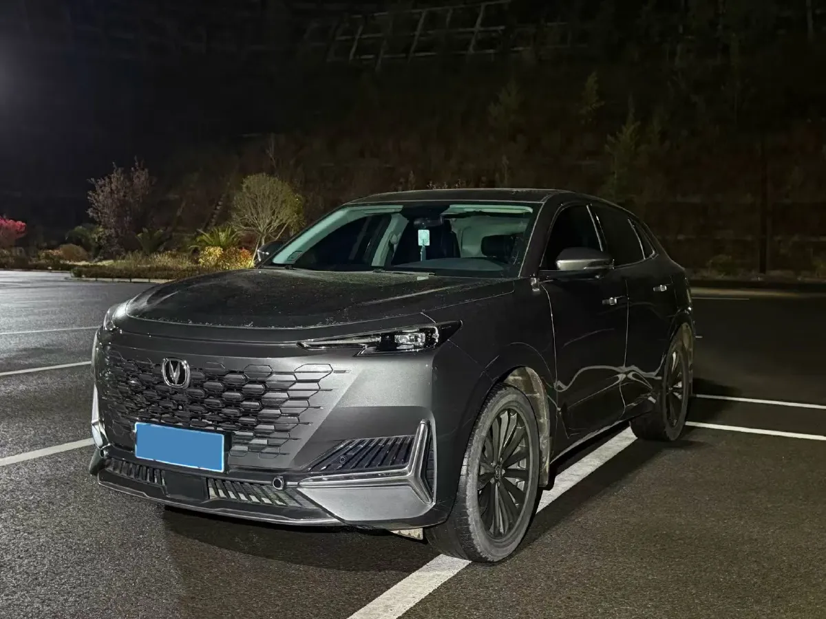 2021 ChangAn UNI-K 2.0T 233HP L4 8AT,autocango,china used car exporter,china ev exporter,chinese used car exporter,chinese used ev exporter