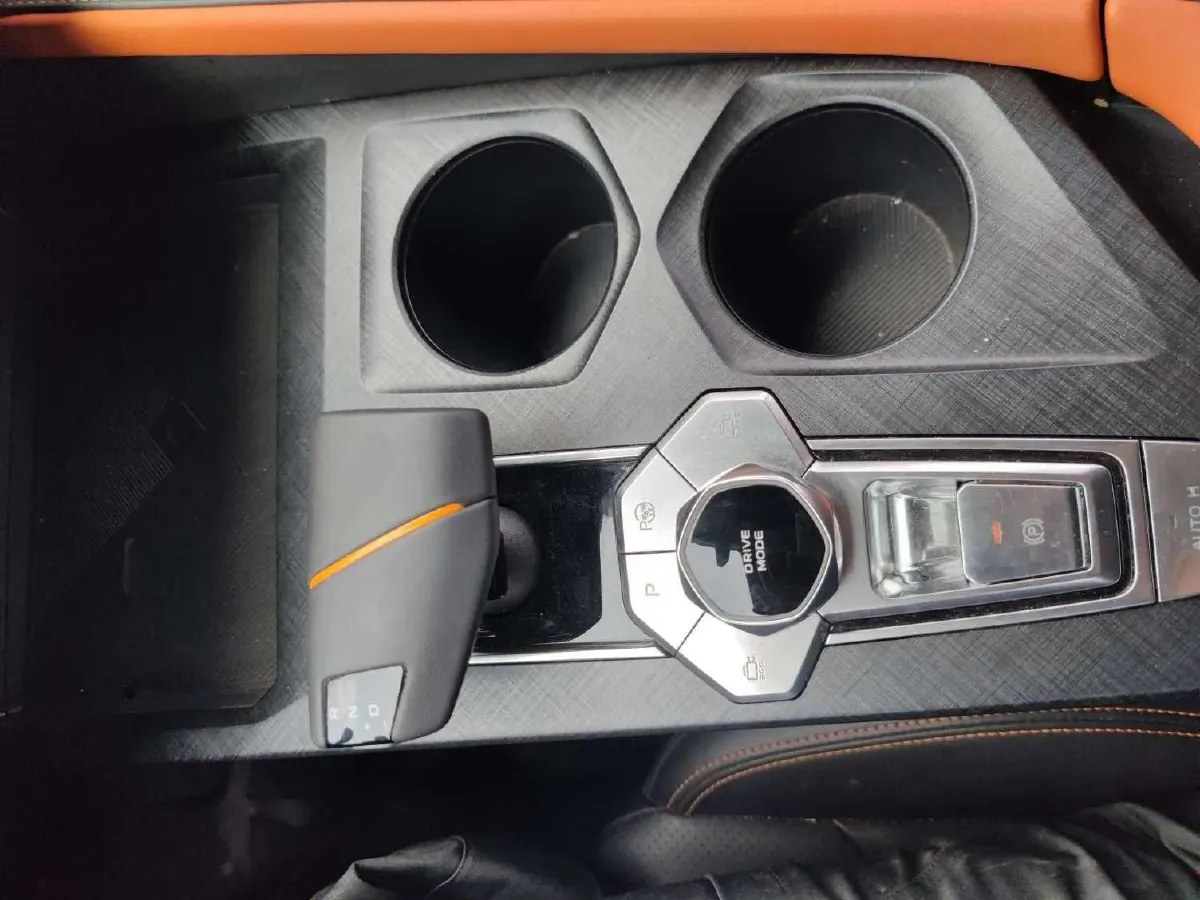 2022 ChangAn UNI-V 1.5T 188HP L4 7DCT,autocango,china used car exporter,china ev exporter,chinese used car exporter,chinese used ev exporter