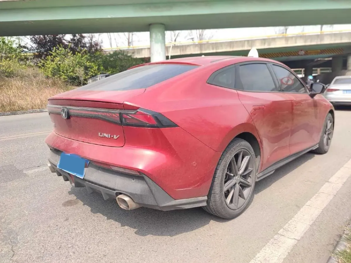 2022 ChangAn UNI-V 1.5T 188HP L4 7DCT,autocango,china used car exporter,china ev exporter,chinese used car exporter,chinese used ev exporter