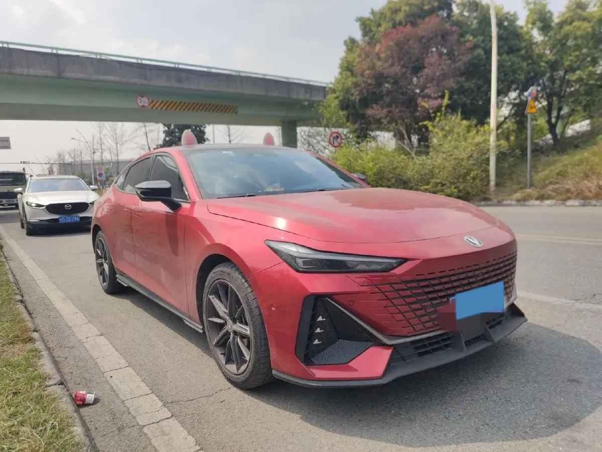 2022 ChangAn UNI-V 1.5T 188HP L4 7DCT,autocango,china used car exporter,china ev exporter,chinese used car exporter,chinese used ev exporter