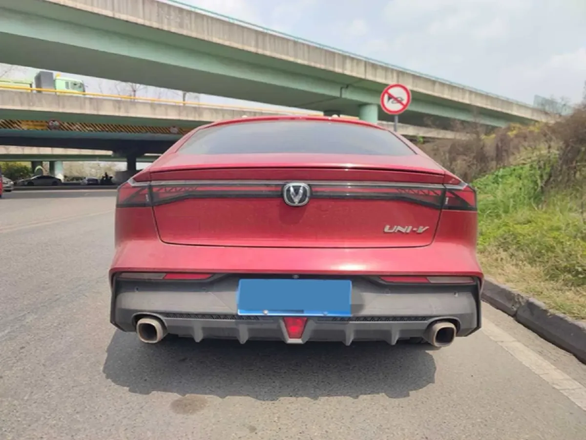 2022 ChangAn UNI-V 1.5T 188HP L4 7DCT,autocango,china used car exporter,china ev exporter,chinese used car exporter,chinese used ev exporter