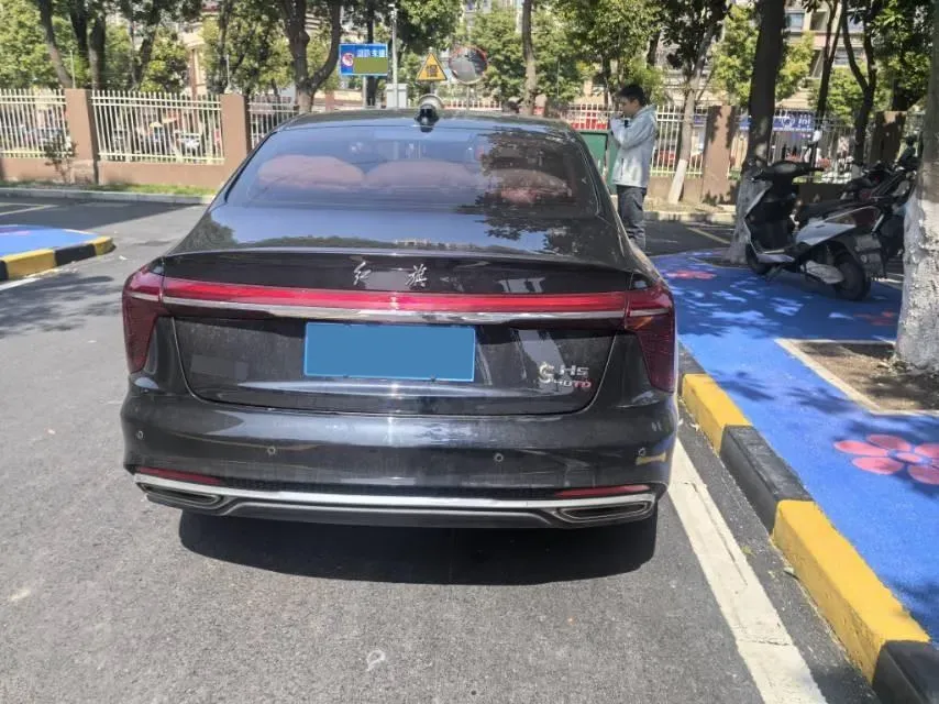 2024 HongQi H5 2.0T 224HP L4 8AT,autocango,china used car exporter,china ev exporter,chinese used car exporter,chinese used ev exporter